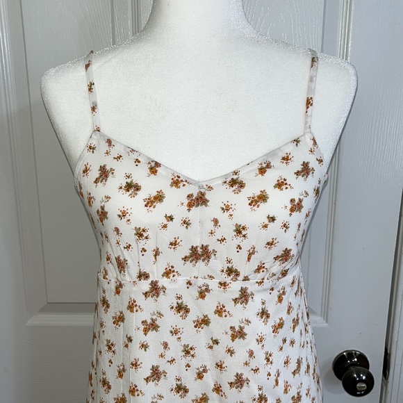 American Eagle V-Neck Midi Dress - Picture 3 of 10